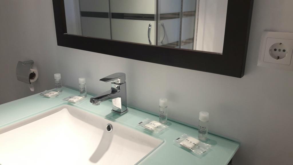 Apartamentos Sol De Mayo Убеда Екстер'єр фото