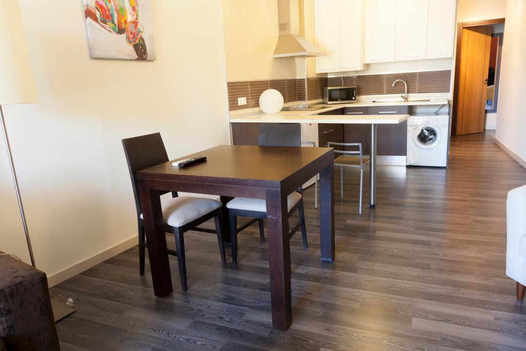 Apartamentos Sol De Mayo Убеда Екстер'єр фото