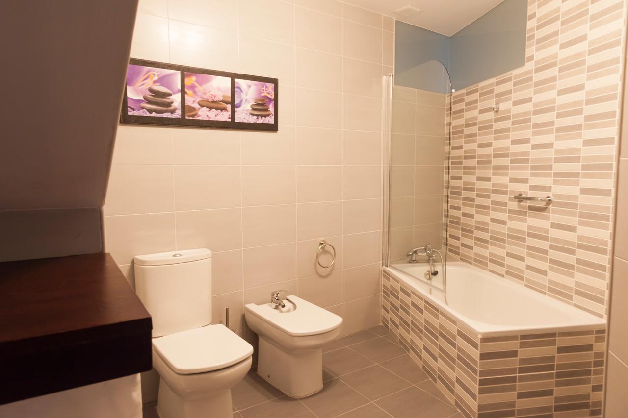 Apartamentos Sol De Mayo Убеда Екстер'єр фото